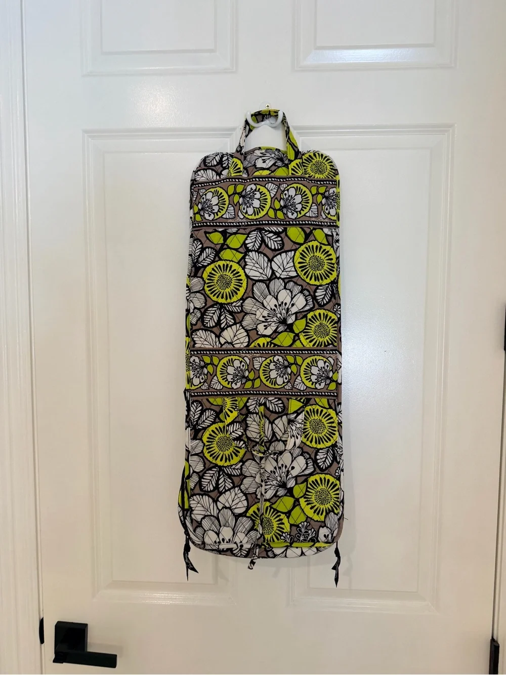 Vera Bradley compact hanging